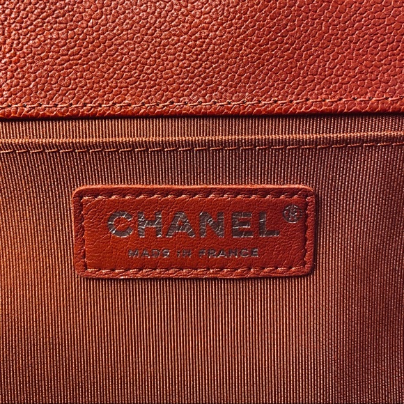 CHANEL Boy Flap Bag - Medium - Picture 9 of 12